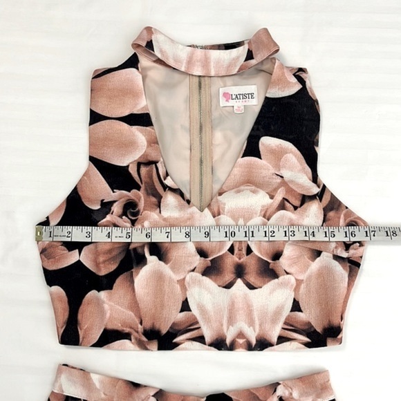 L’atiste By Amy Two Piece Floral Set High Rise Shorts Crop Top Navy Pink - Picture 5 of 16